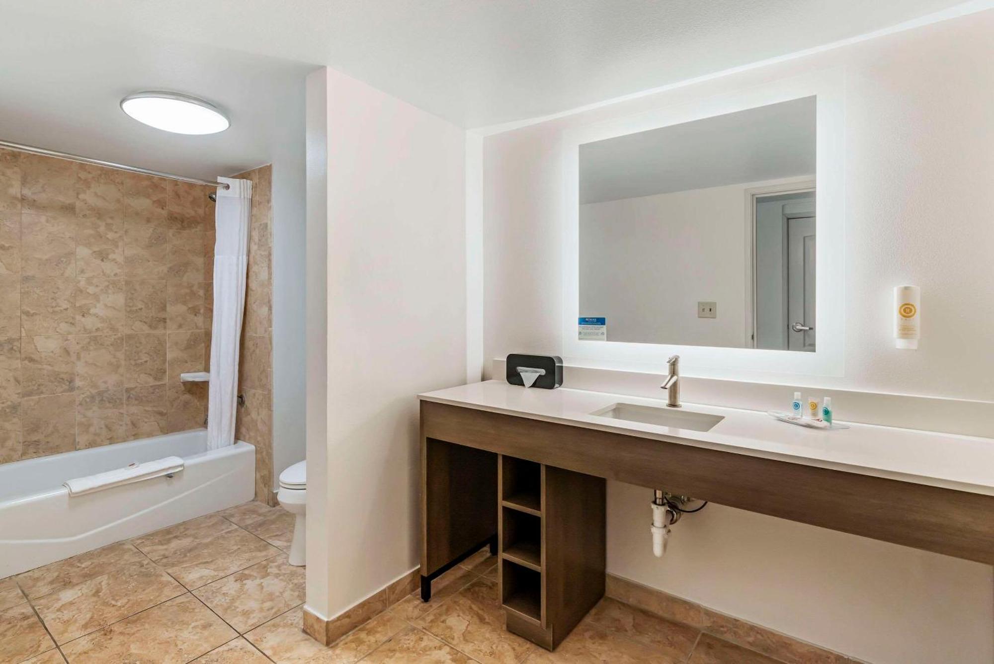 Comfort Suites Valdosta Eksteriør bilde